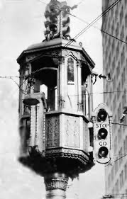 Early electric traffic light in the US